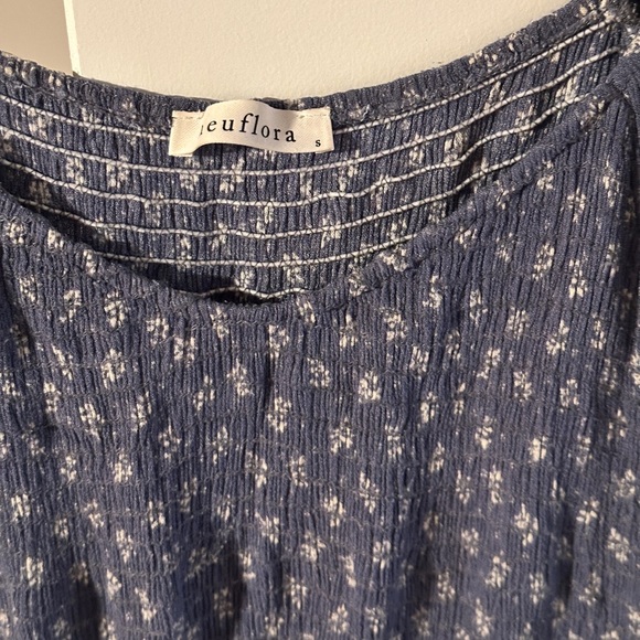 Neuflora Everett Ditsy Floral Smocked Midi Dress Size Small - Picture 2 of 3